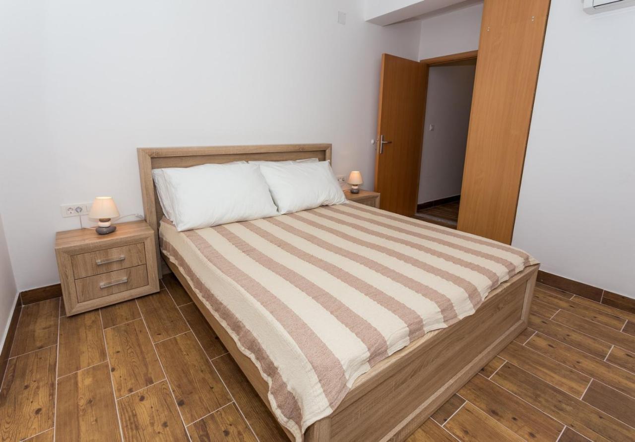 Butique Maris Apartamento Komarna Exterior foto