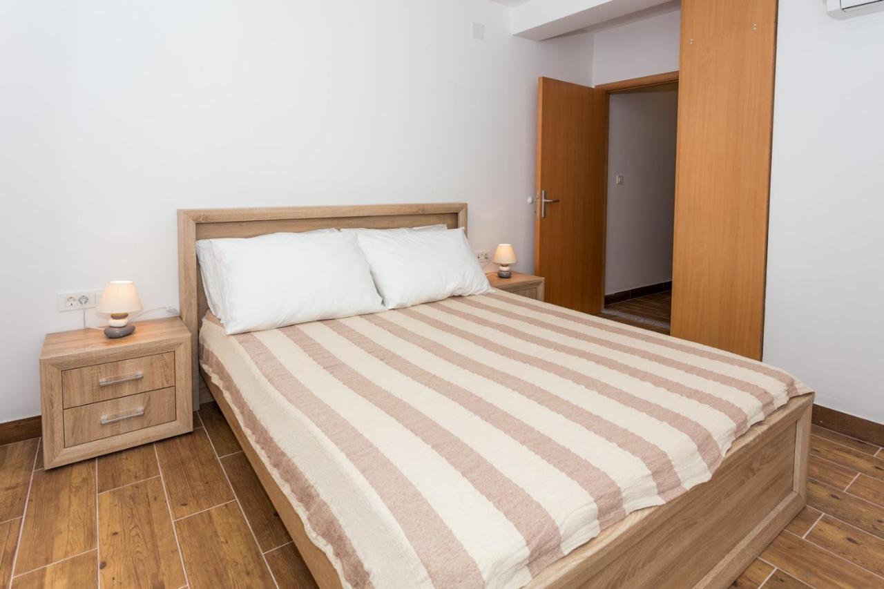 Butique Maris Apartamento Komarna Exterior foto